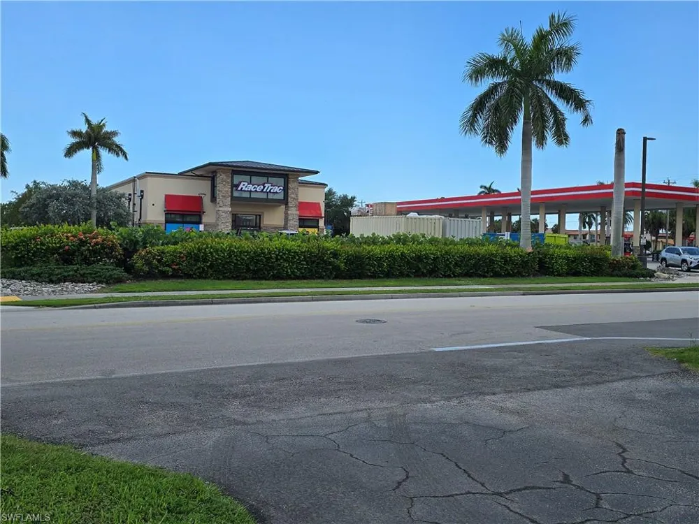 1617 SE 26th Street #202 Cape Coral, FL 33904