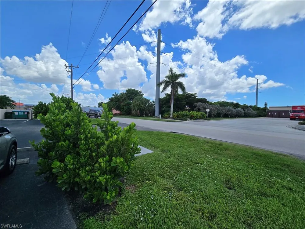 1617 SE 26th Street #202 Cape Coral, FL 33904