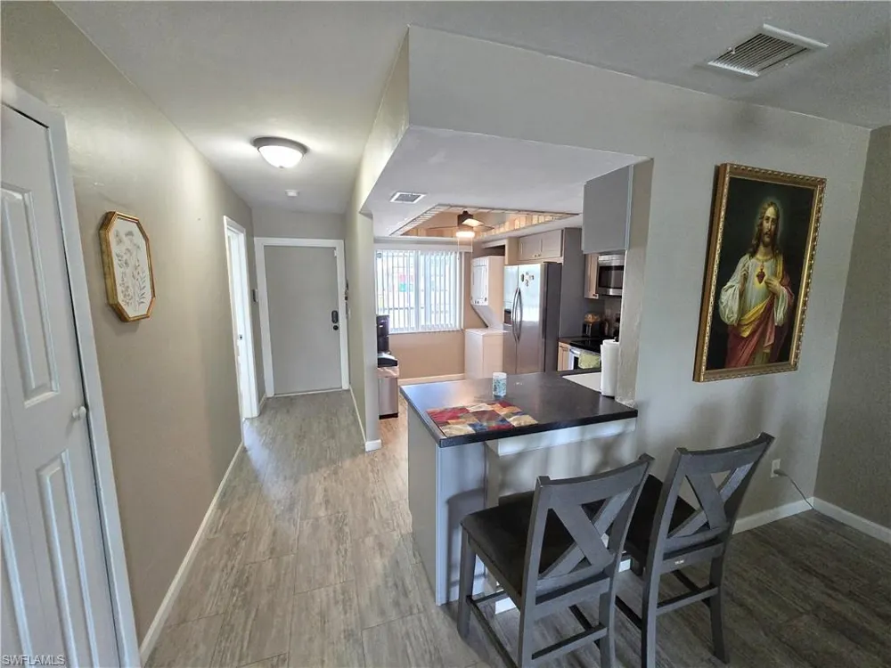 1617 SE 26th Street #202 Cape Coral, FL 33904