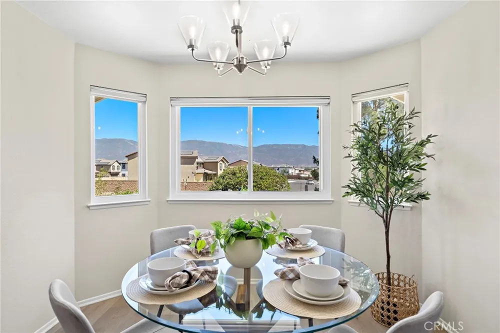2437 Sycamore Rialto, CA 92377