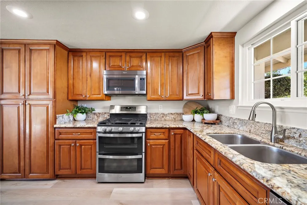 2437 Sycamore Rialto, CA 92377