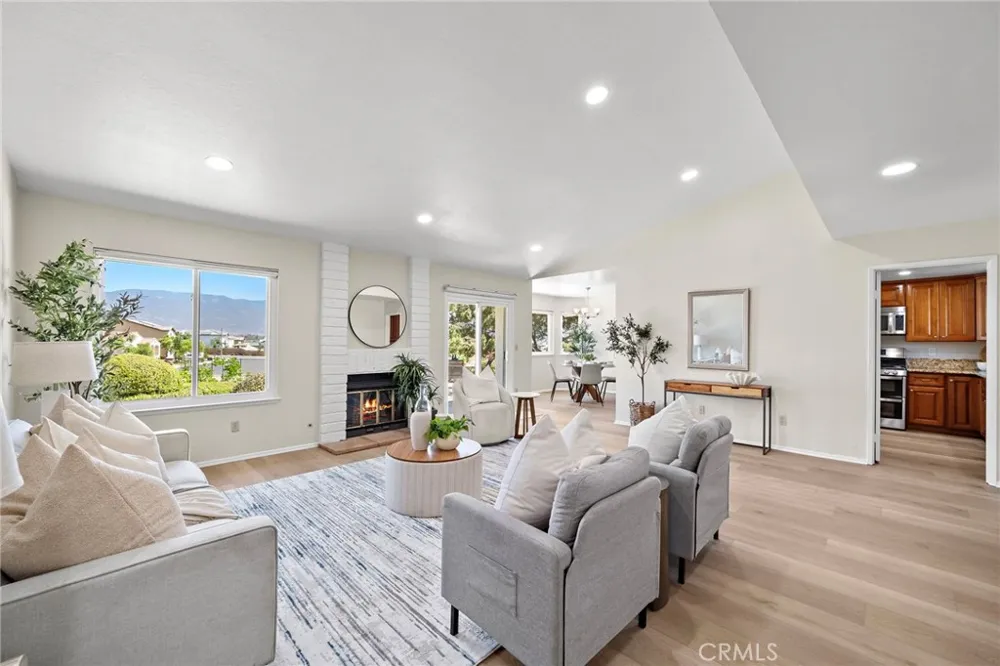2437 Sycamore Rialto, CA 92377