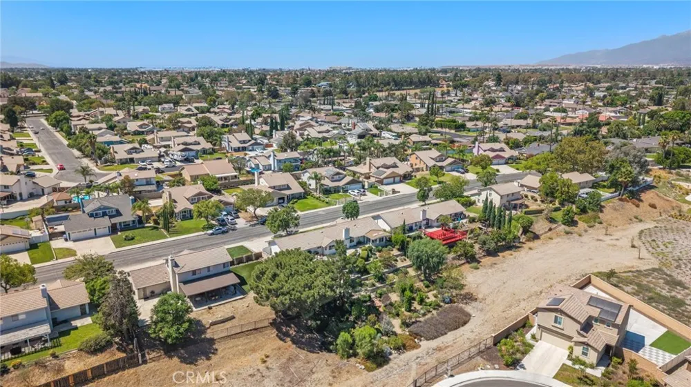 2437 Sycamore Rialto, CA 92377