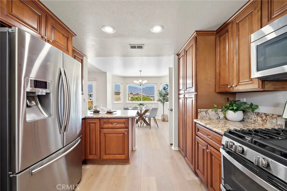 2437 Sycamore Rialto, CA 92377