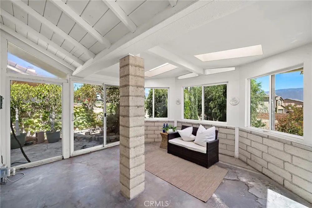 2437 Sycamore Rialto, CA 92377