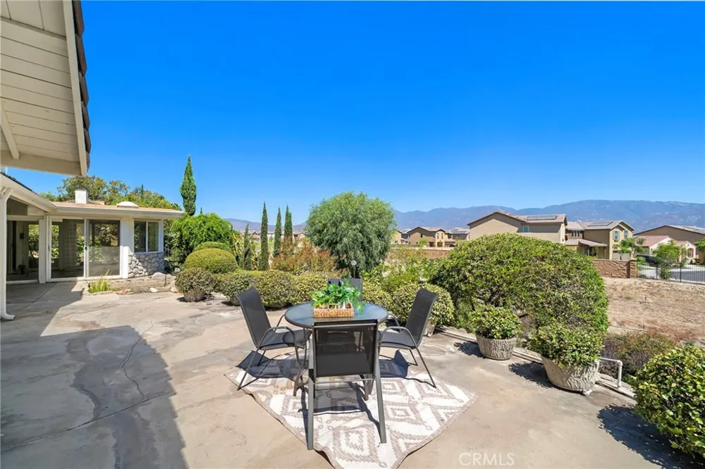 2437 Sycamore Rialto, CA 92377