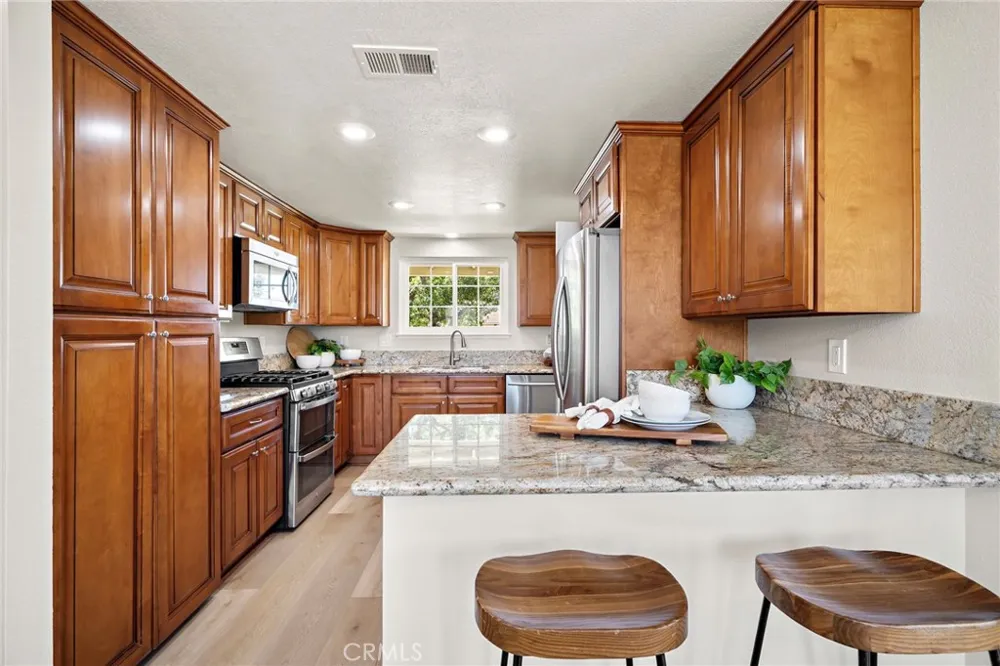 2437 Sycamore Rialto, CA 92377