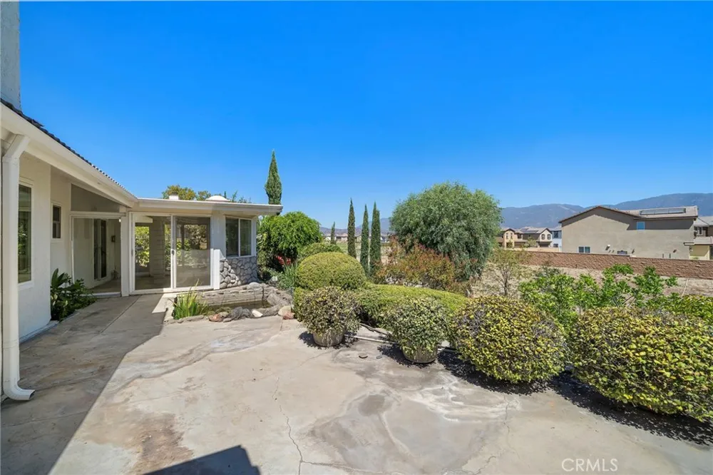 2437 Sycamore Rialto, CA 92377