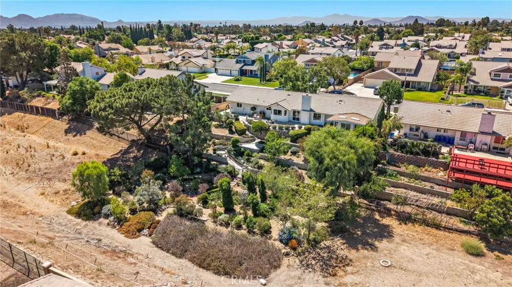 2437 Sycamore Rialto, CA 92377
