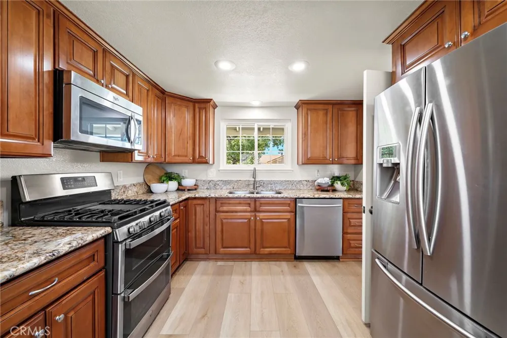 2437 Sycamore Rialto, CA 92377