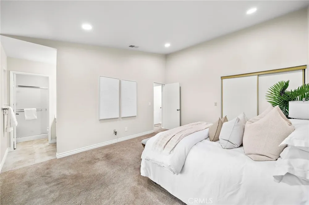 2437 Sycamore Rialto, CA 92377