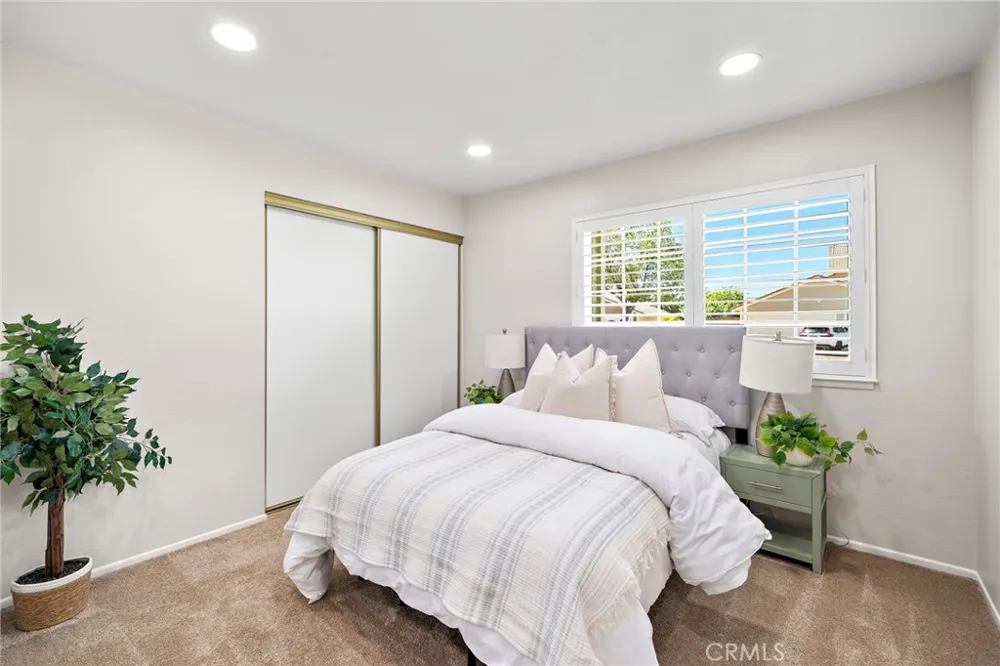2437 Sycamore Rialto, CA 92377