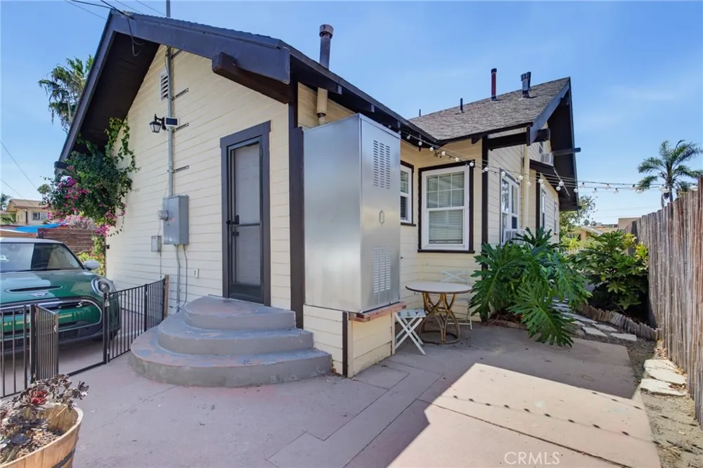 1754 Linden Avenue Long Beach, CA 90813