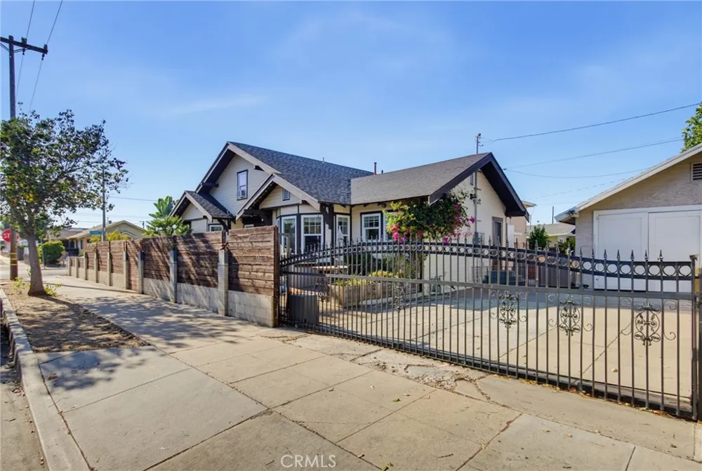 1754 Linden Avenue Long Beach, CA 90813