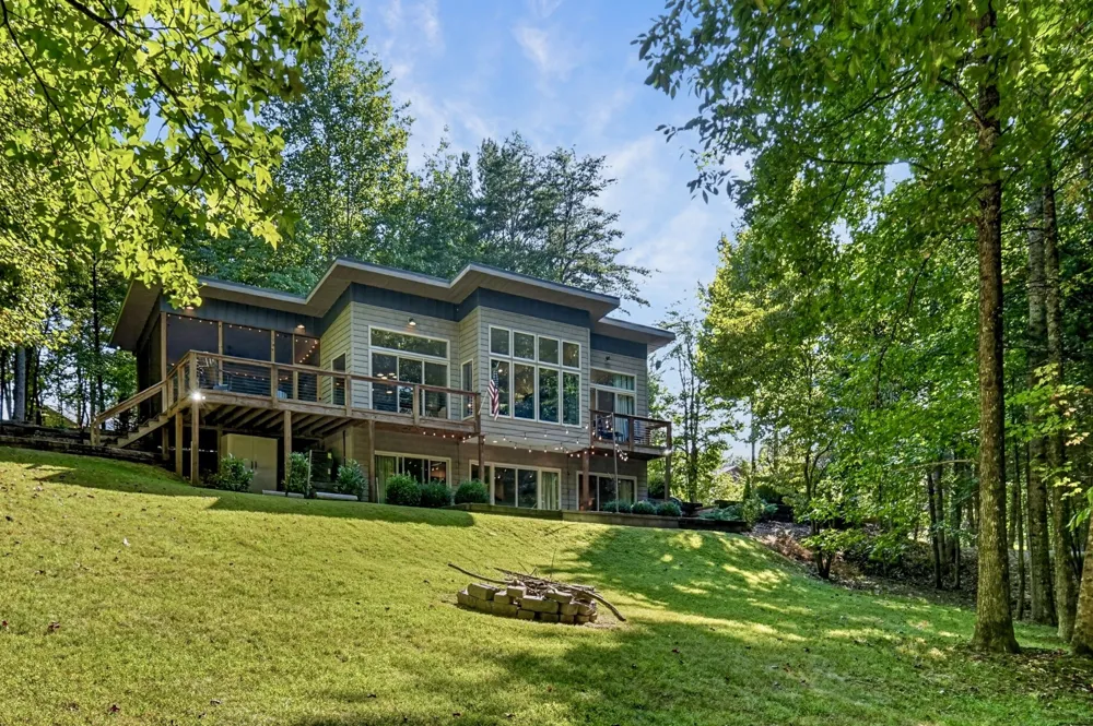 1149 Fairways Dr Smithville, TN 37166