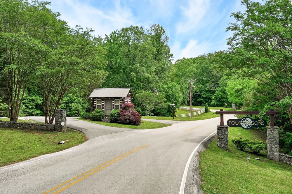 1149 Fairways Dr Smithville, TN 37166