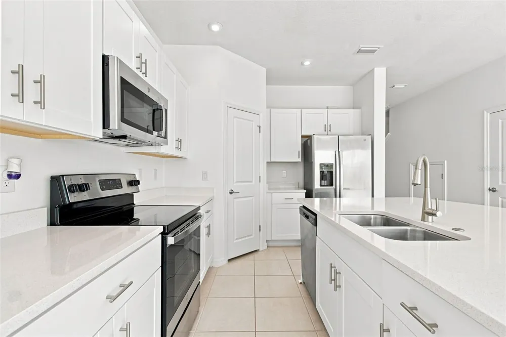 2274 ALEE LANE Wesley Chapel, FL 33543