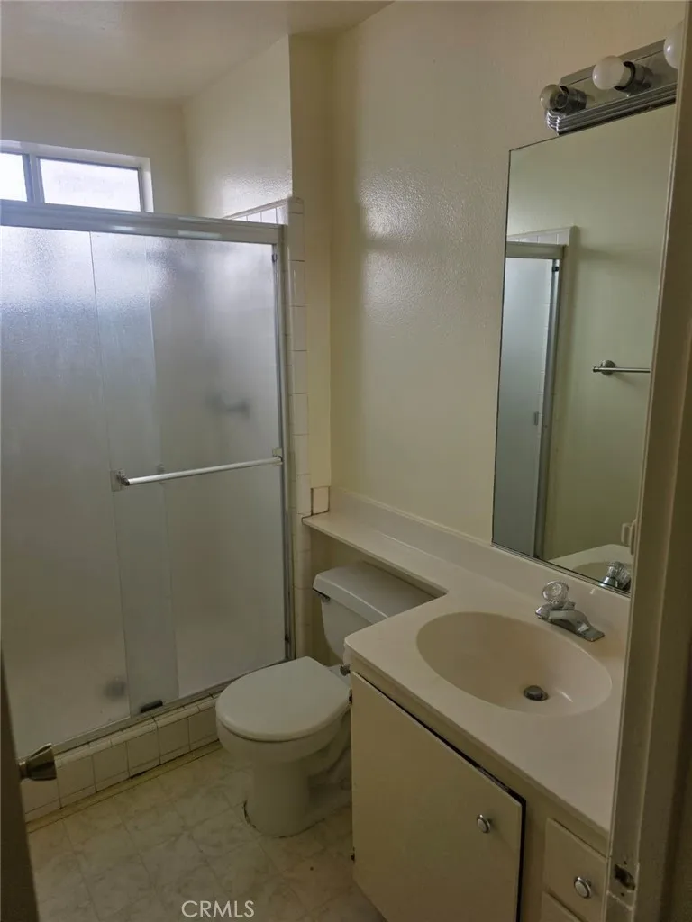 18601 Collins Street #D7 Tarzana, CA 91356