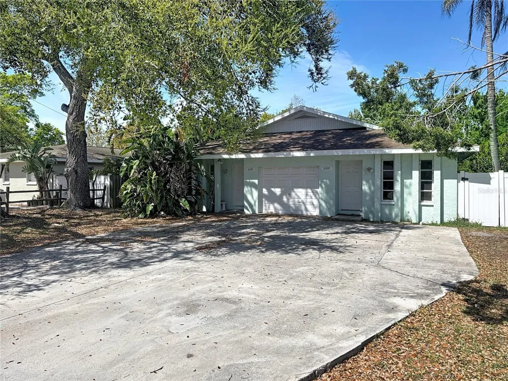 10597/10595 101ST AVENUE Seminole, FL 33772