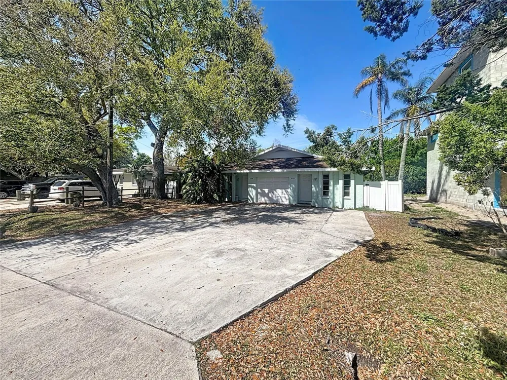 10597/10595 101ST AVENUE Seminole, FL 33772