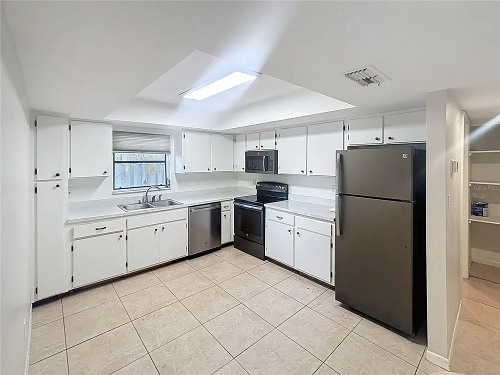 10597/10595 101ST AVENUE Seminole, FL 33772