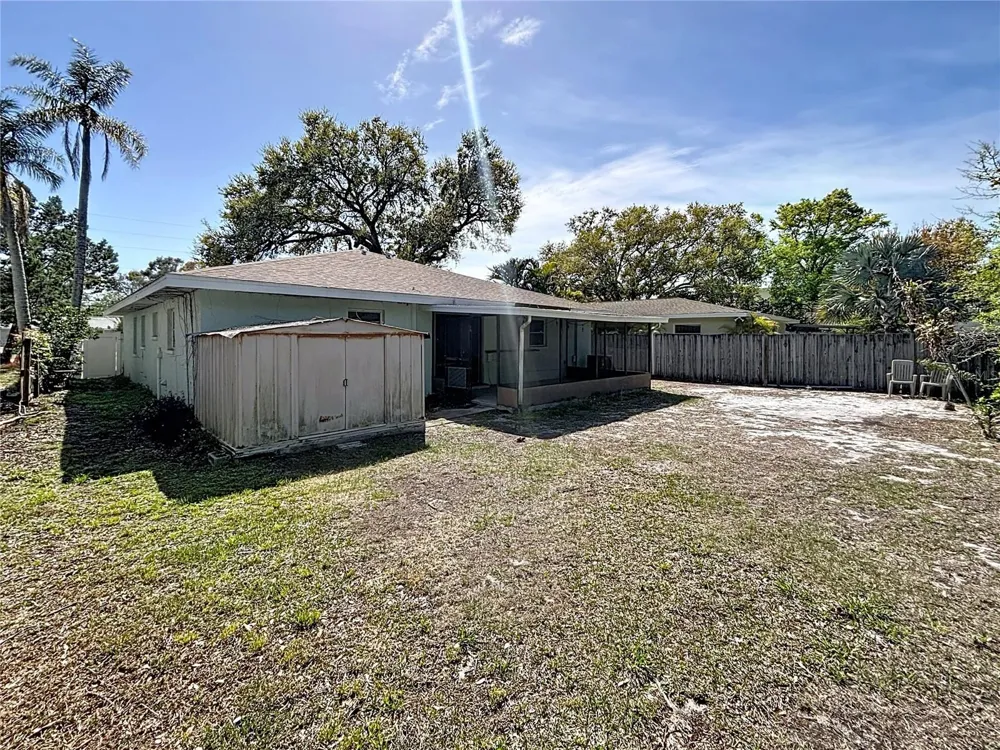 10597/10595 101ST AVENUE Seminole, FL 33772