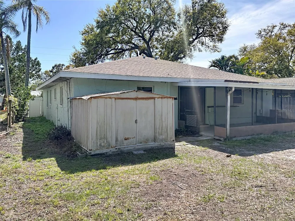 10597/10595 101ST AVENUE Seminole, FL 33772