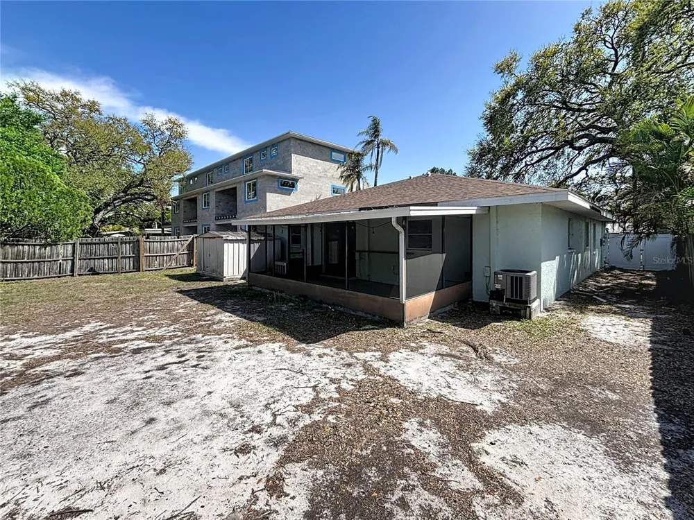10597/10595 101ST AVENUE Seminole, FL 33772