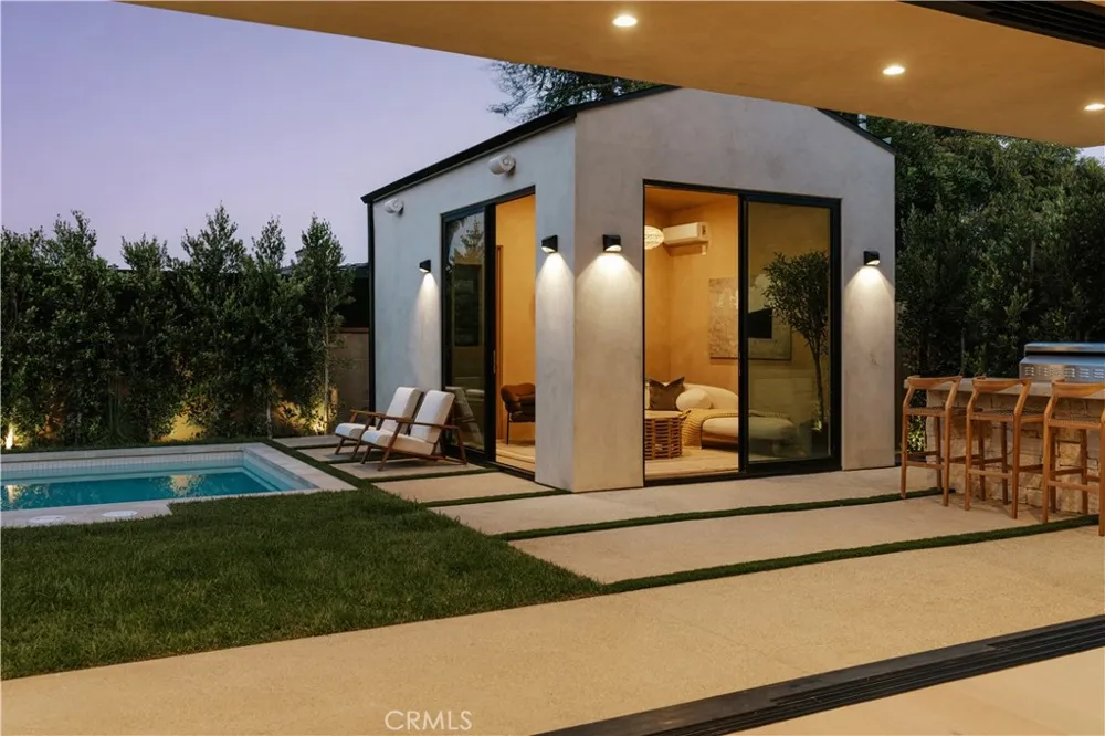 4926 Nagle Avenue Sherman Oaks, CA 91423