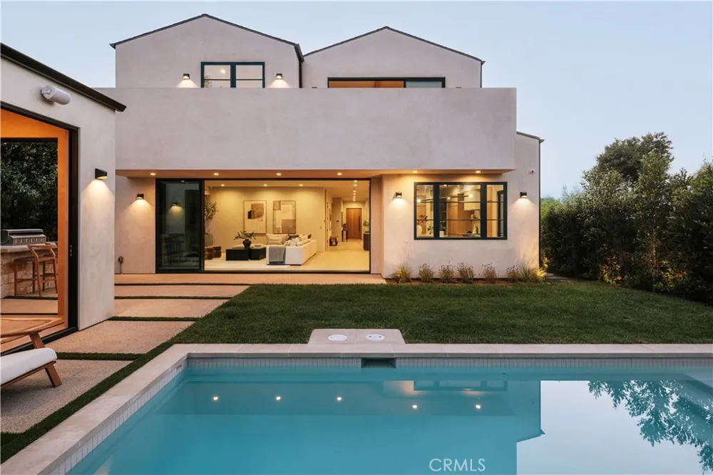 4926 Nagle Avenue Sherman Oaks, CA 91423
