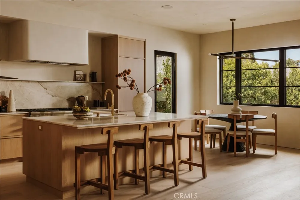 4926 Nagle Avenue Sherman Oaks, CA 91423