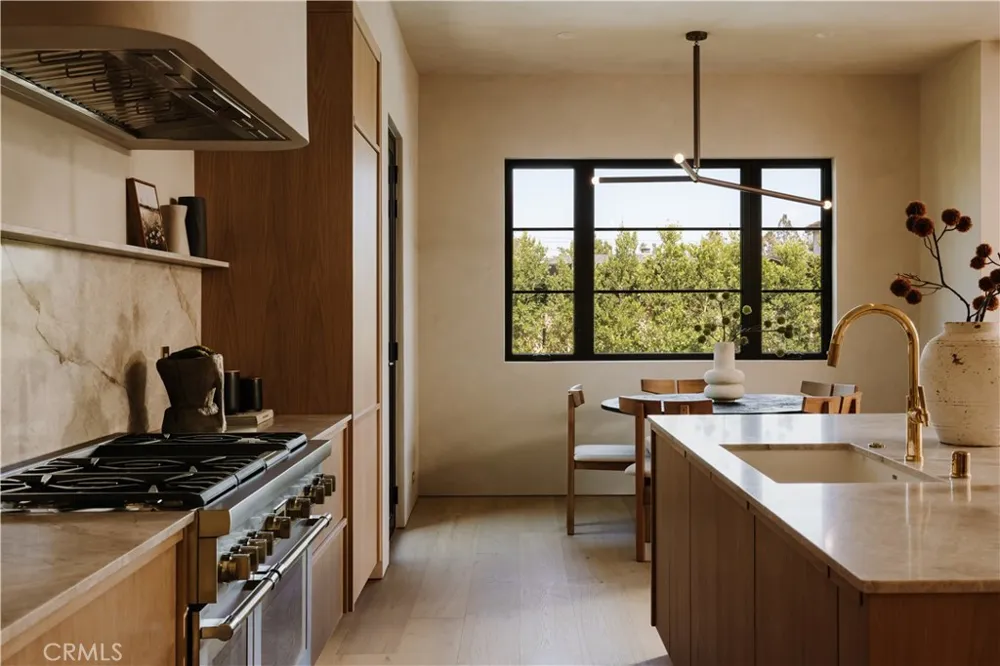4926 Nagle Avenue Sherman Oaks, CA 91423