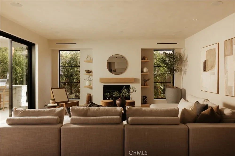 4926 Nagle Avenue Sherman Oaks, CA 91423