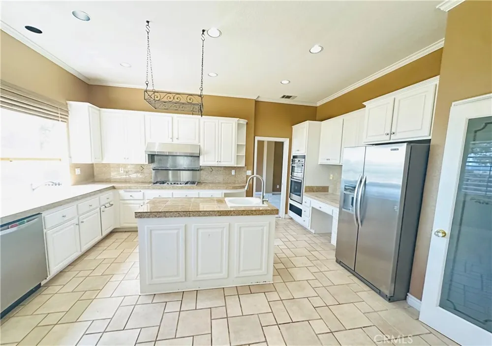 23799 Via Segovia Murrieta, CA 92562