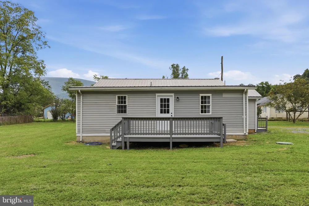 80 SMELSER LANE Bentonville, VA 22610