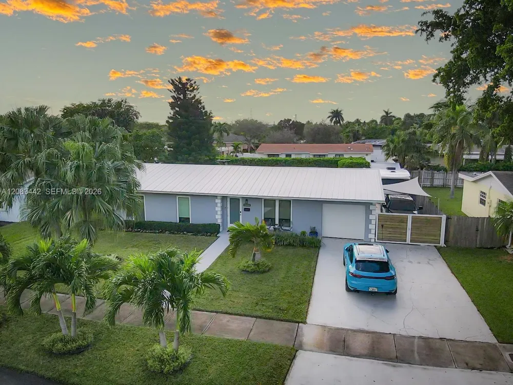 18124 SW 92nd Ct Palmetto Bay, FL 33157