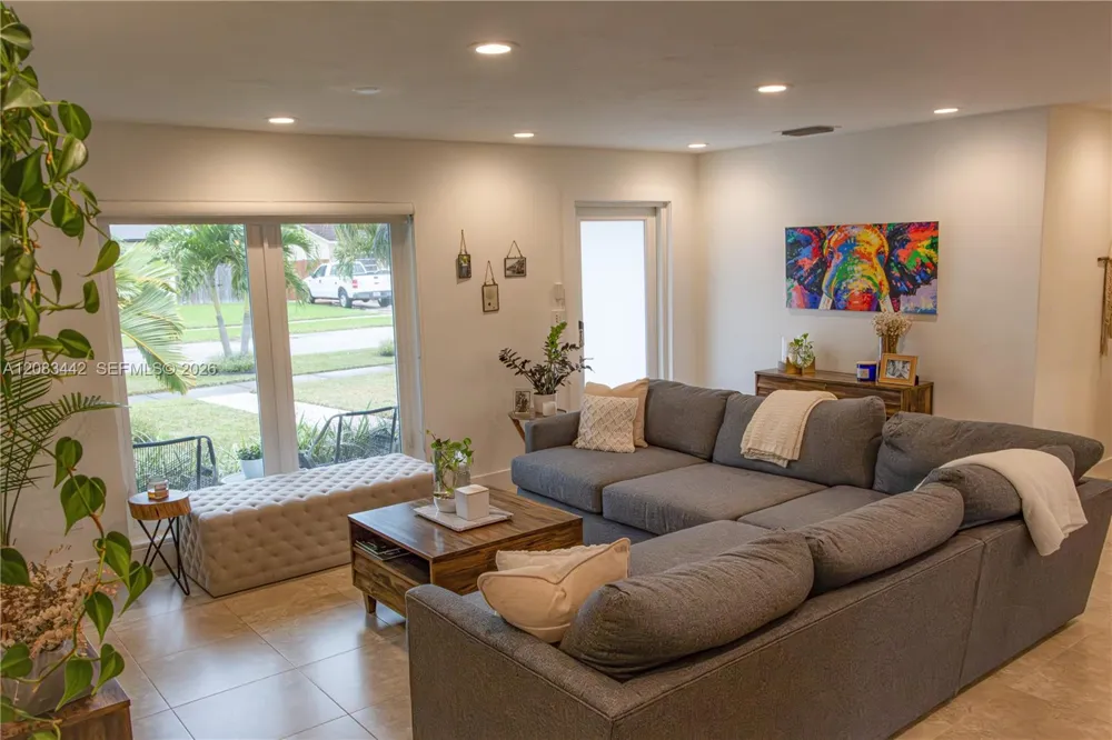18124 SW 92nd Ct Palmetto Bay, FL 33157