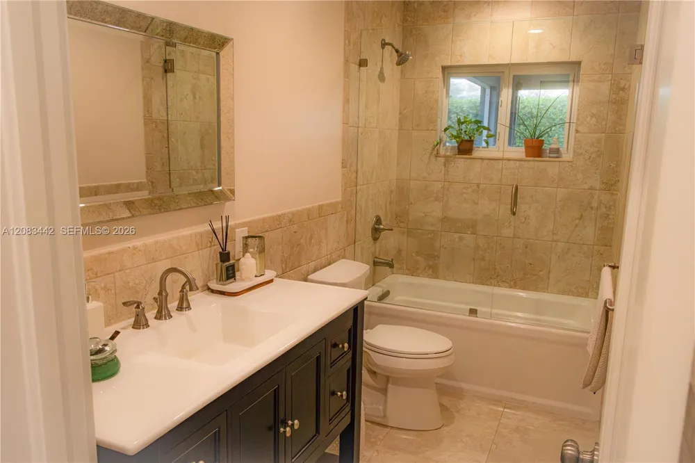 18124 SW 92nd Ct Palmetto Bay, FL 33157