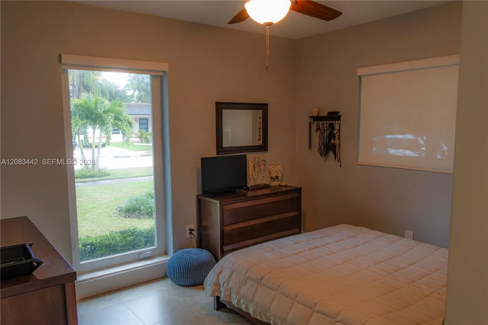 18124 SW 92nd Ct Palmetto Bay, FL 33157