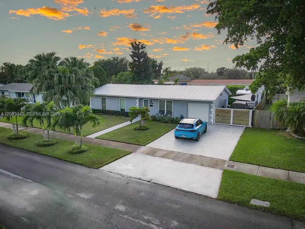 18124 SW 92nd Ct Palmetto Bay, FL 33157