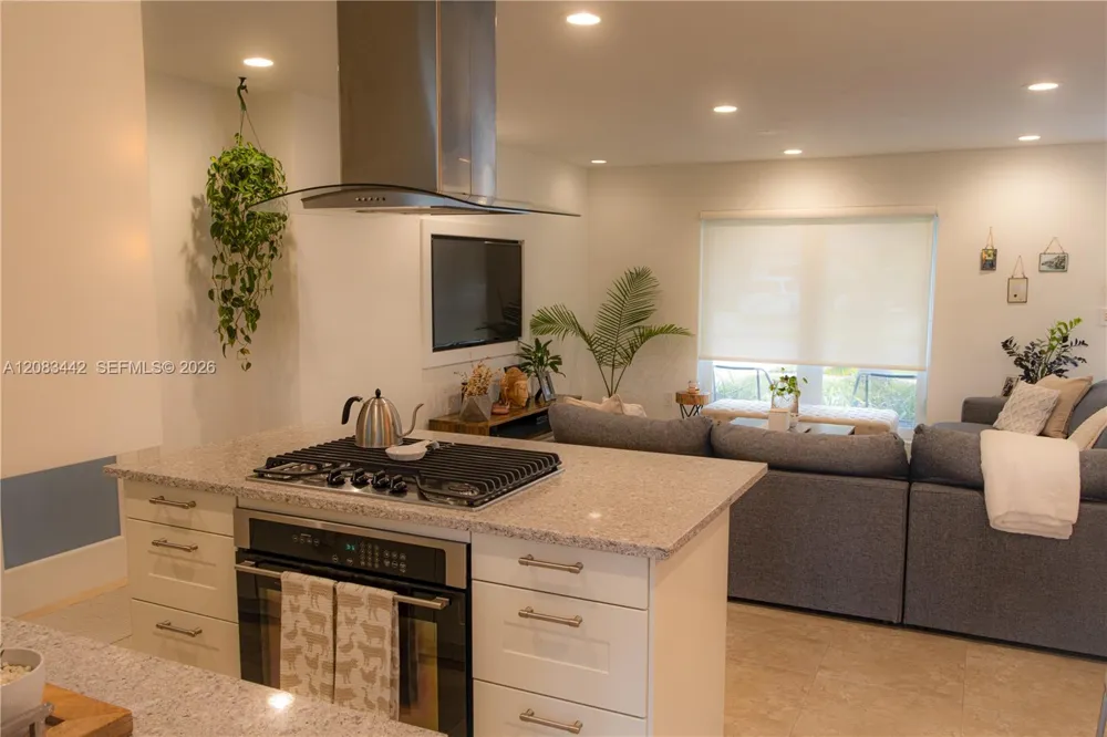 18124 SW 92nd Ct Palmetto Bay, FL 33157