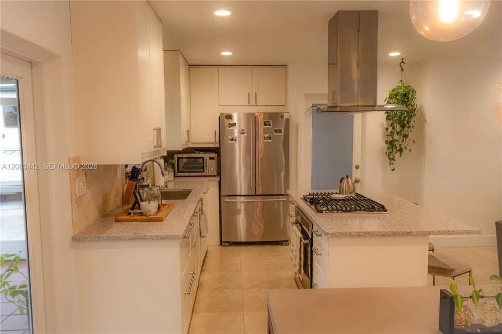 18124 SW 92nd Ct Palmetto Bay, FL 33157