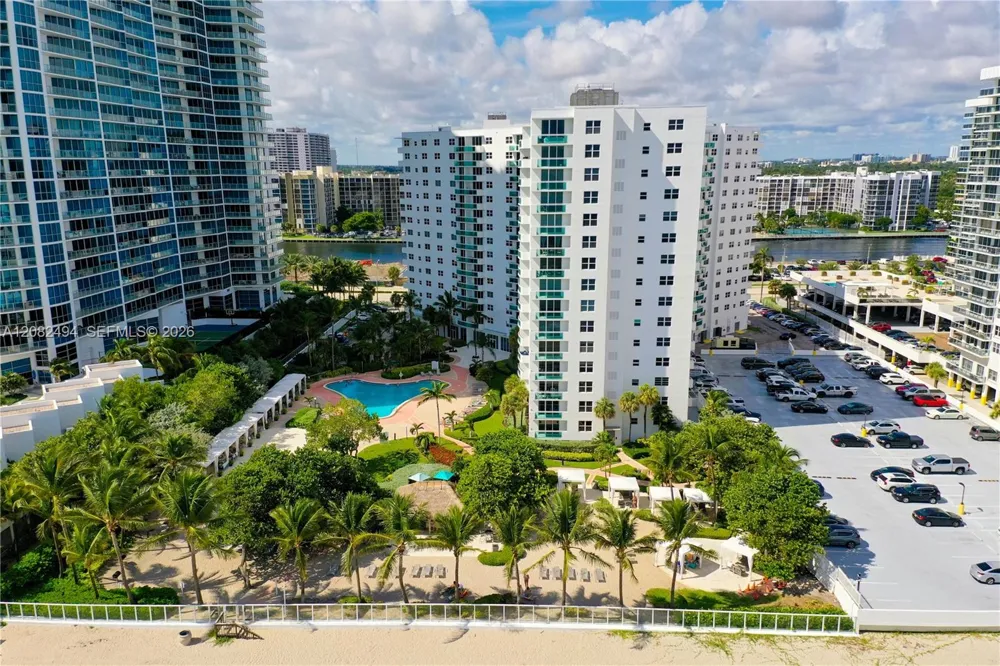3001 S Ocean Dr #1127 Hollywood, FL 33019
