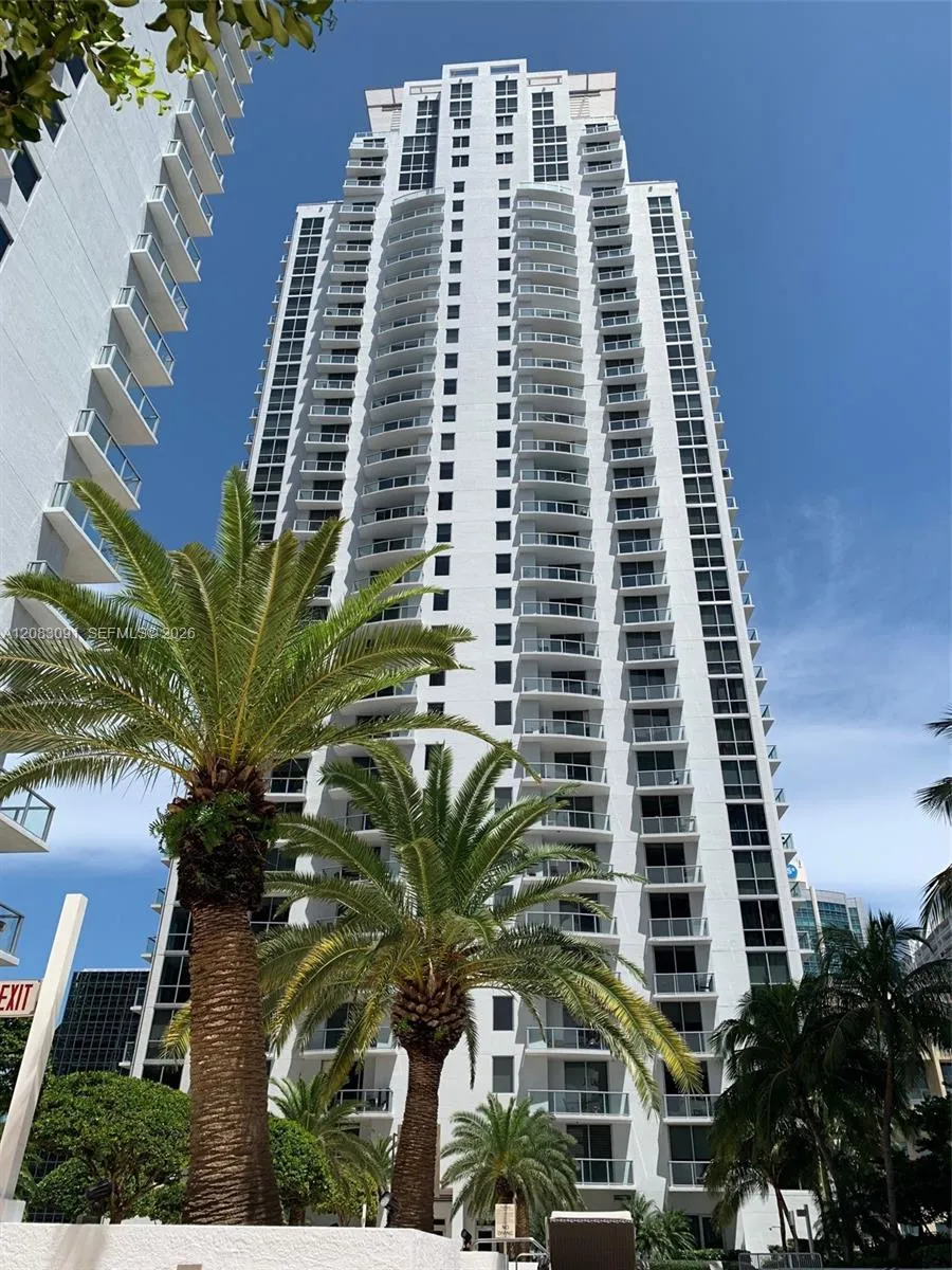 1060 Brickell Ave #1713 Miami, FL 33131