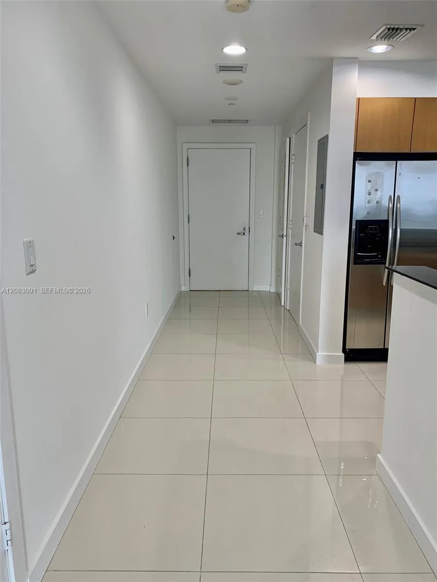 1060 Brickell Ave #1713 Miami, FL 33131