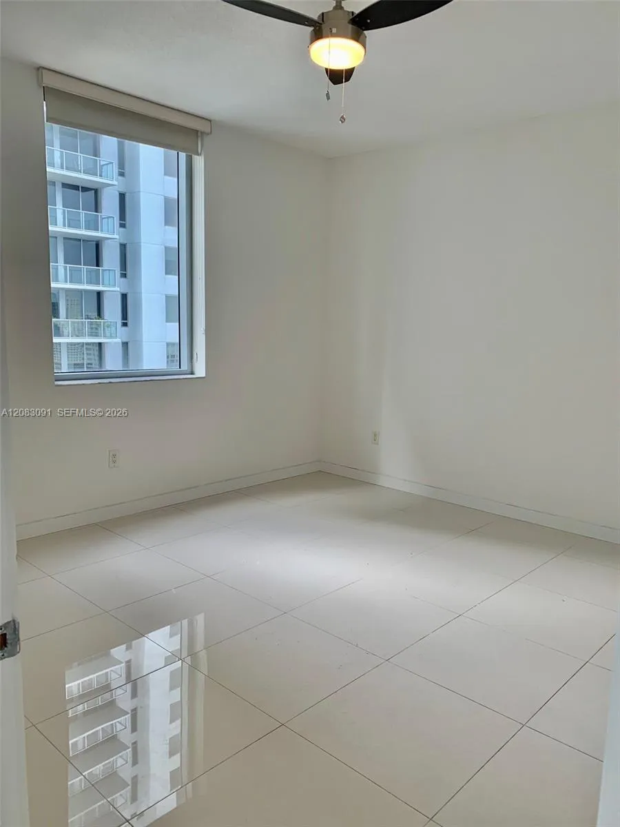 1060 Brickell Ave #1713 Miami, FL 33131