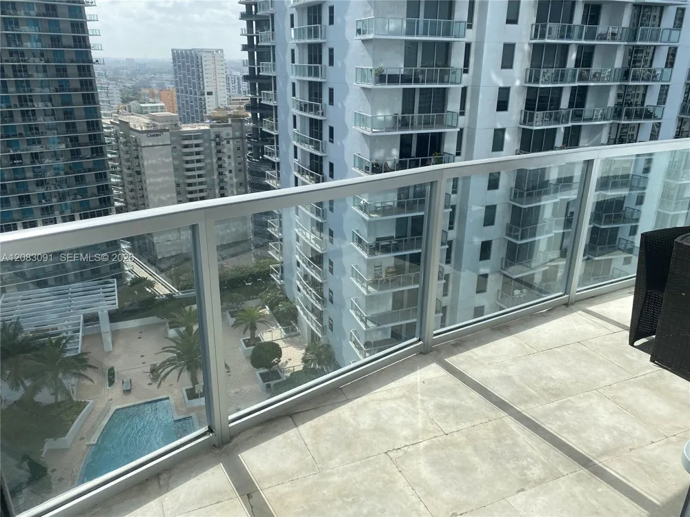 1060 Brickell Ave #1713 Miami, FL 33131