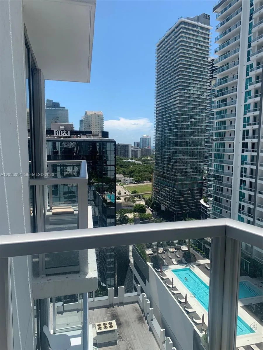 1060 Brickell Ave #1713 Miami, FL 33131