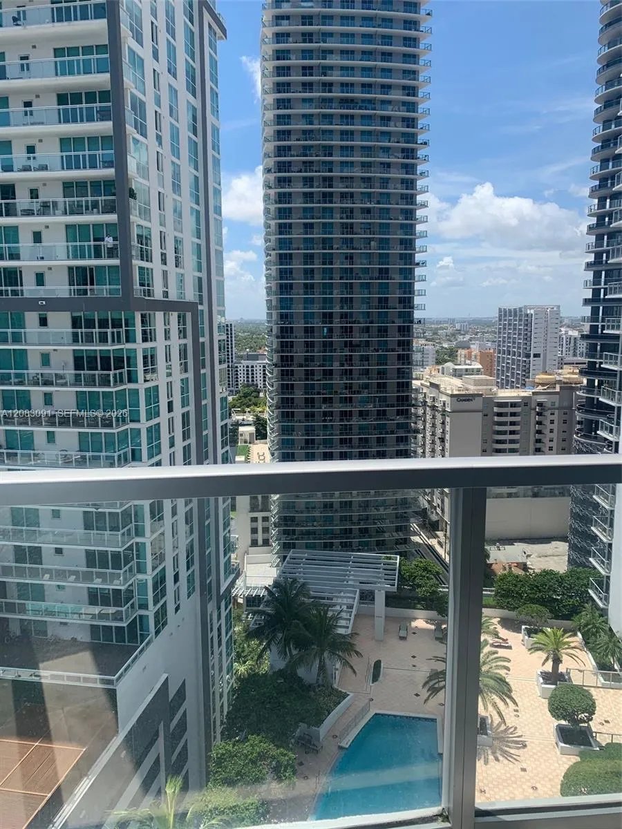 1060 Brickell Ave #1713 Miami, FL 33131
