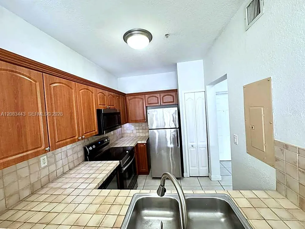 7080 NW 177th St #107-13 Hialeah, FL 33015